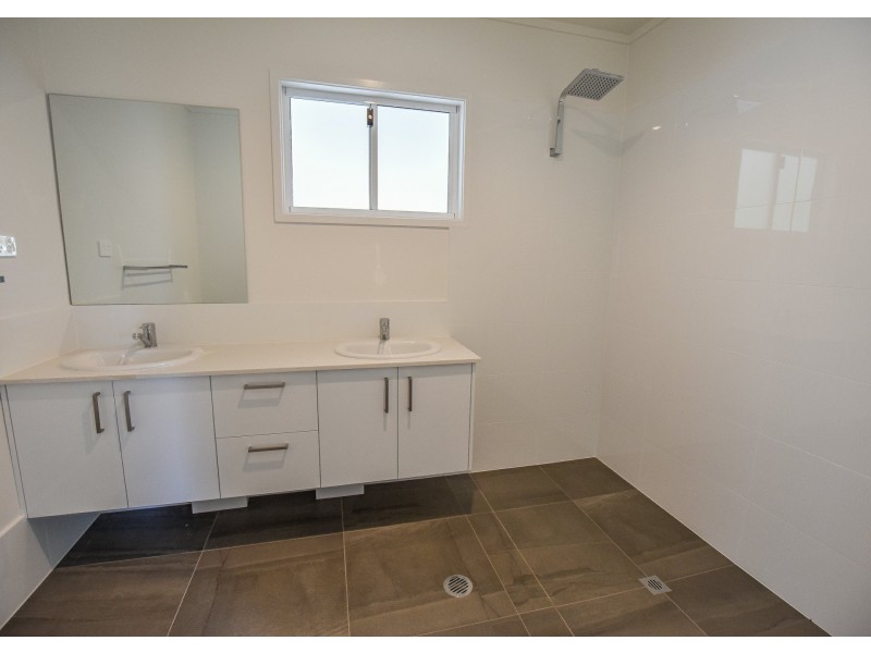 11 Richardson Street, Russell Island QLD 4184