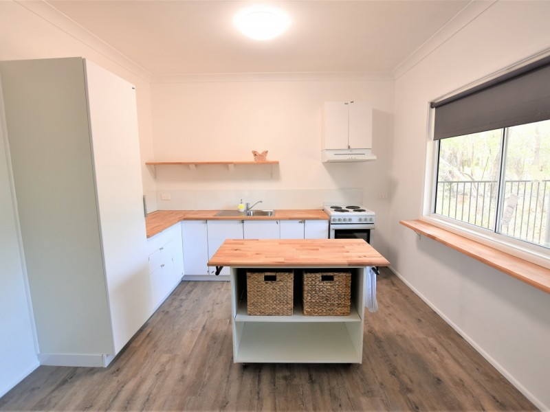 6 Castlewood Crescent, Russell Island QLD 4184