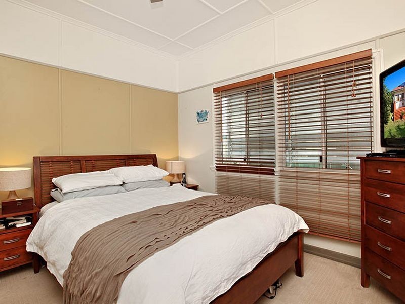 27 Pearl Street, Scarborough QLD 4020