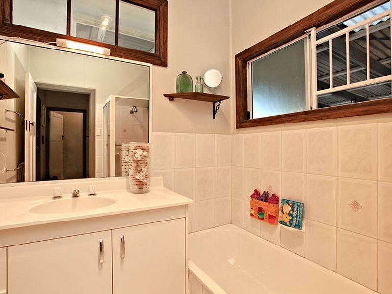 27 Pearl Street, Scarborough QLD 4020