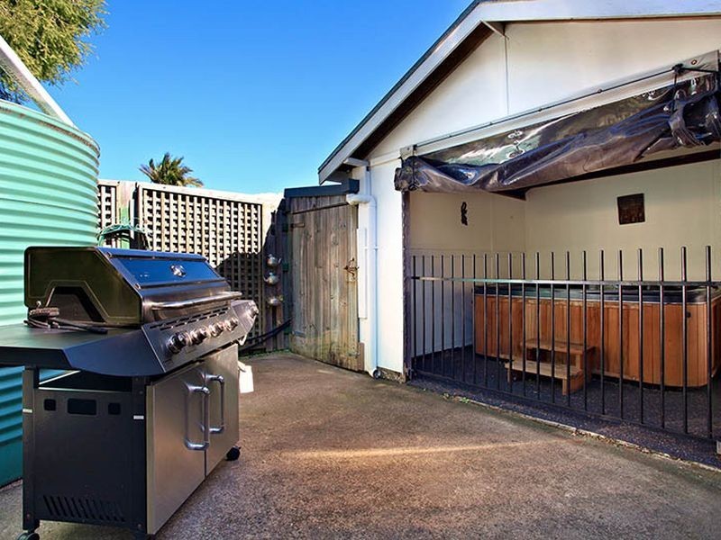 27 Pearl Street, Scarborough QLD 4020