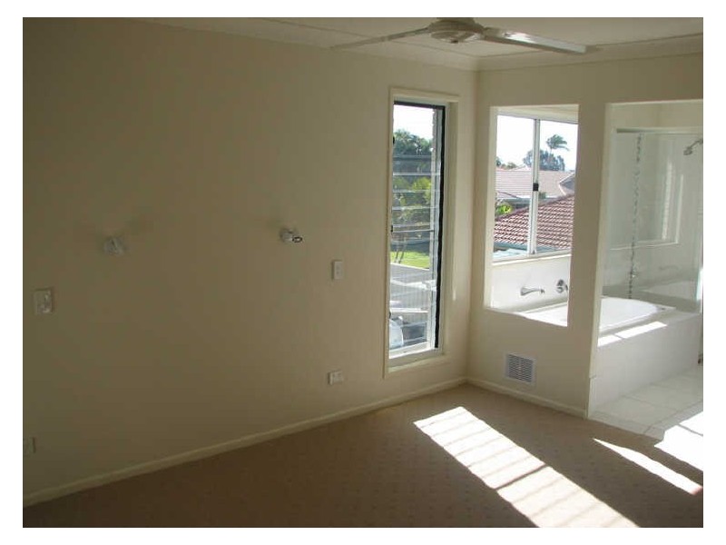 347 Scarborough Road, Scarborough QLD 4020