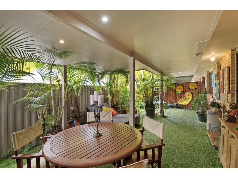 2/38 Annie Street, Woody Point QLD 4019