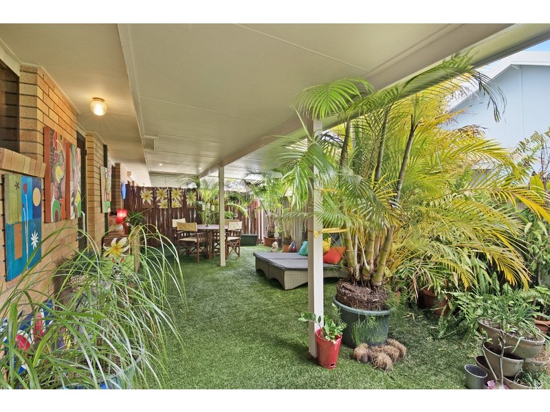 2/38 Annie Street, Woody Point QLD 4019