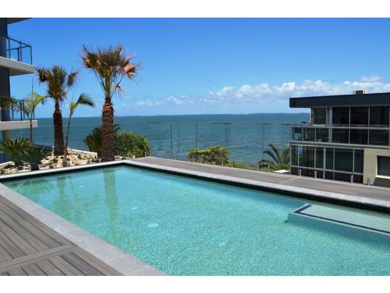 2/36-40 Woodcliffe Crescent, Woody Point QLD 4019