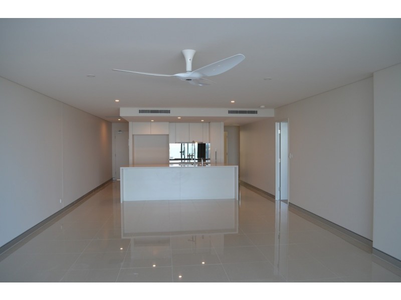 2/36-40 Woodcliffe Crescent, Woody Point QLD 4019