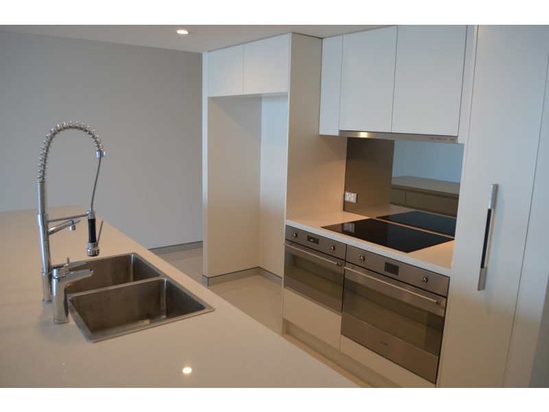 2/36-40 Woodcliffe Crescent, Woody Point QLD 4019