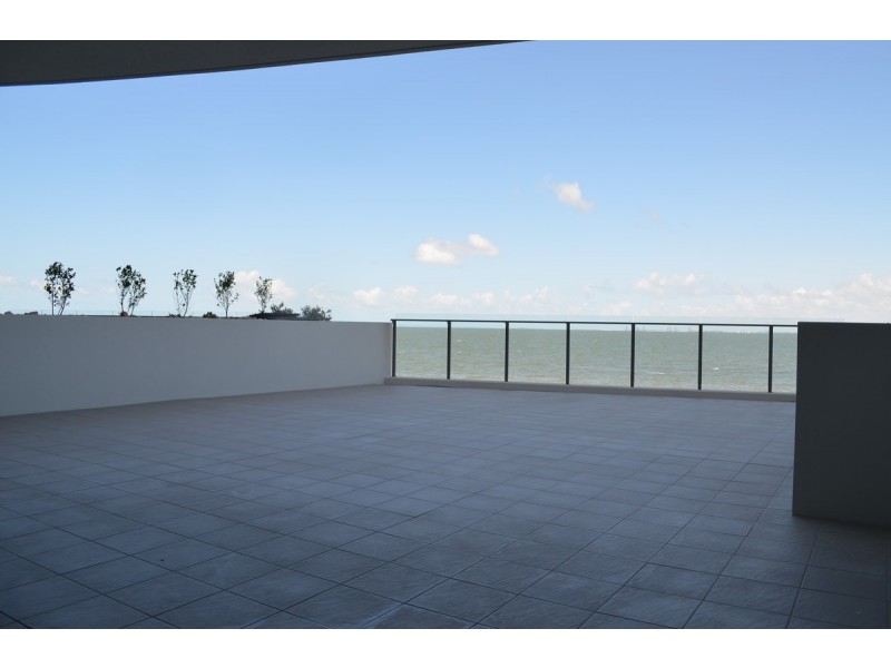 2/36-40 Woodcliffe Crescent, Woody Point QLD 4019