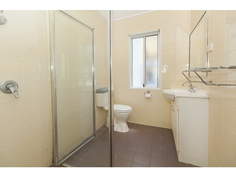 2/2 Short Street, Woody Point QLD 4019