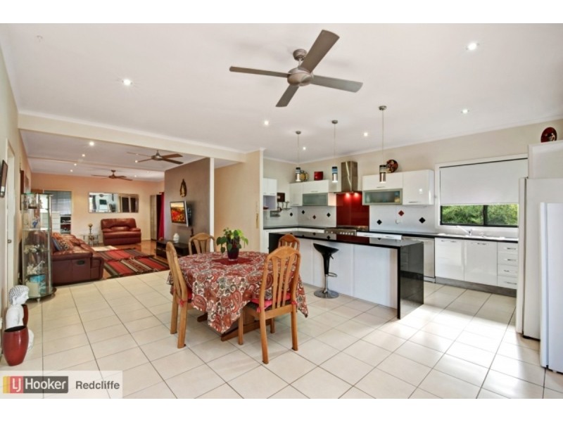 8 Gilpin Street, Shorncliffe QLD 4017