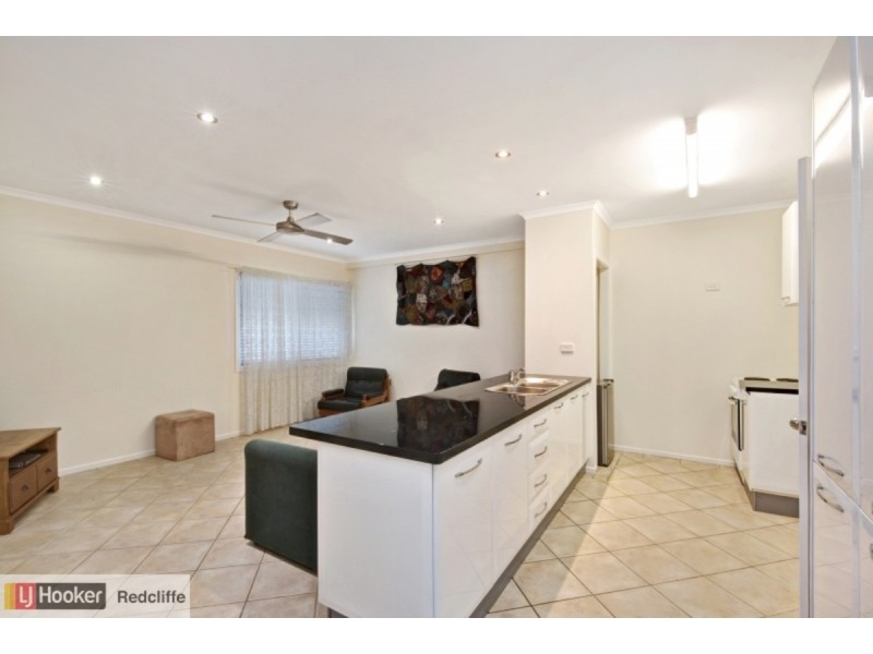 8 Gilpin Street, Shorncliffe QLD 4017