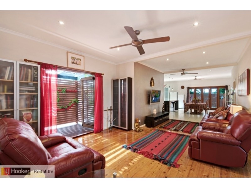 8 Gilpin Street, Shorncliffe QLD 4017