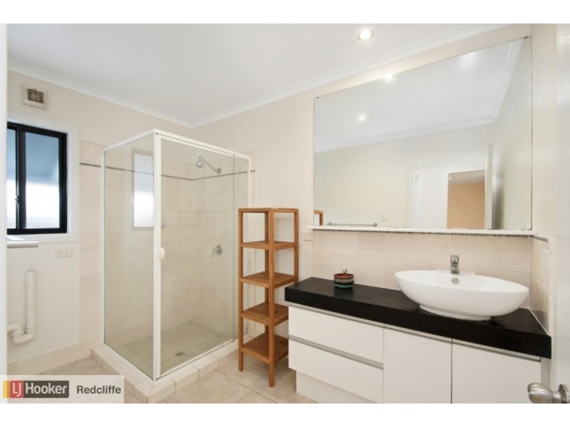 8 Gilpin Street, Shorncliffe QLD 4017