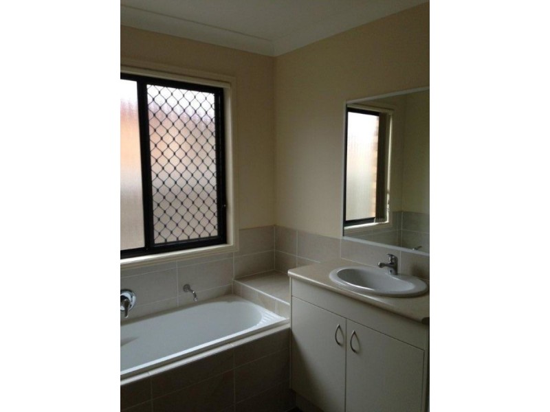 Rothwell QLD 4022