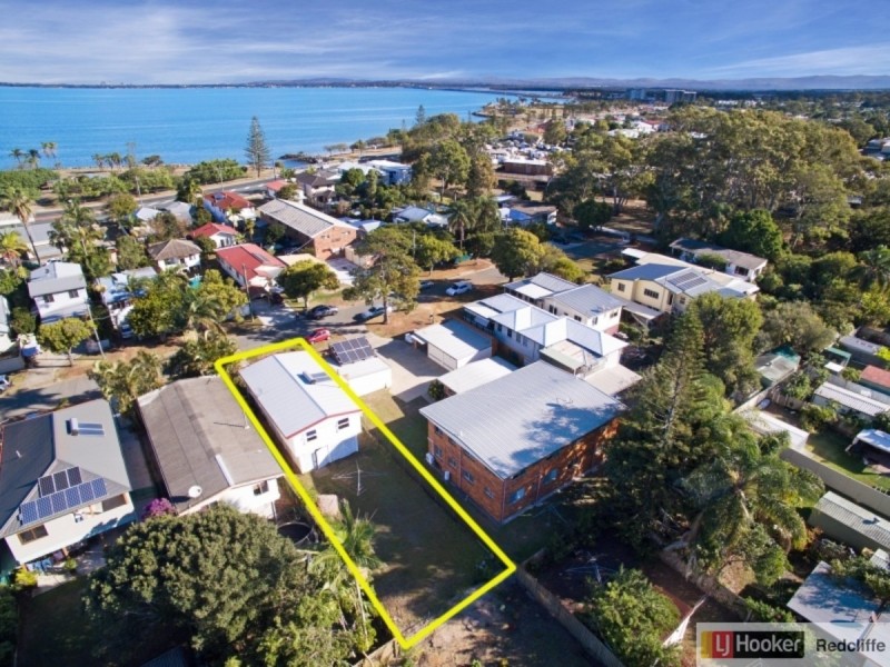8 Short Street, Woody Point QLD 4019