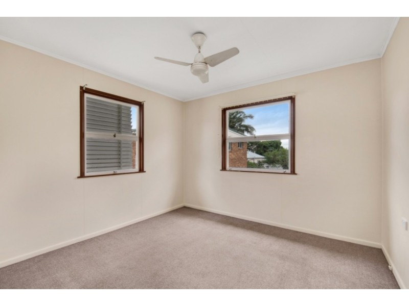 8 Short Street, Woody Point QLD 4019