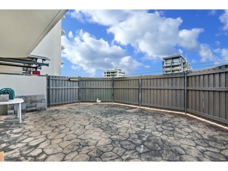 1/69-71 Marine Parade, Redcliffe QLD 4020