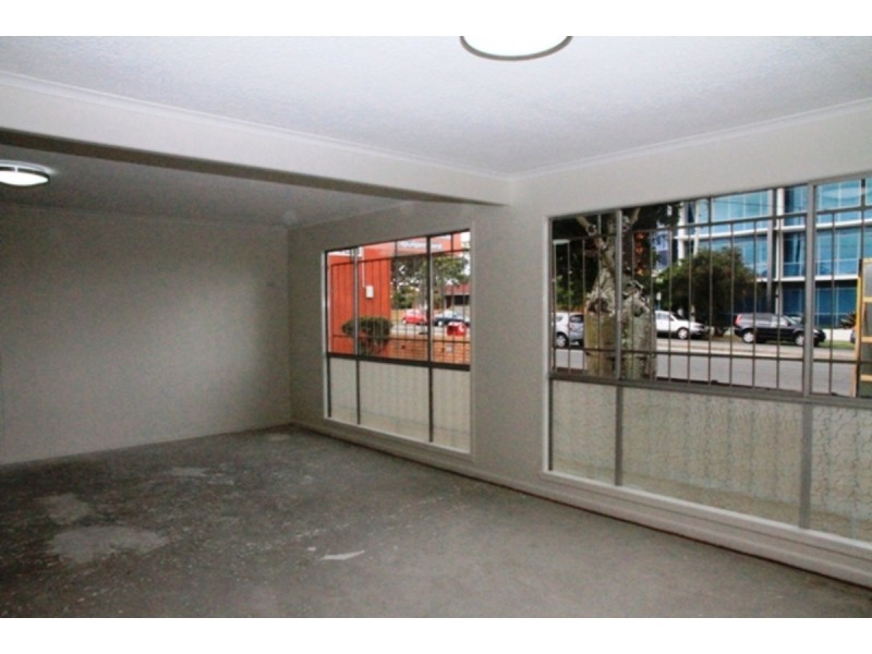 105 Anzac Avenue, Redcliffe QLD 4020