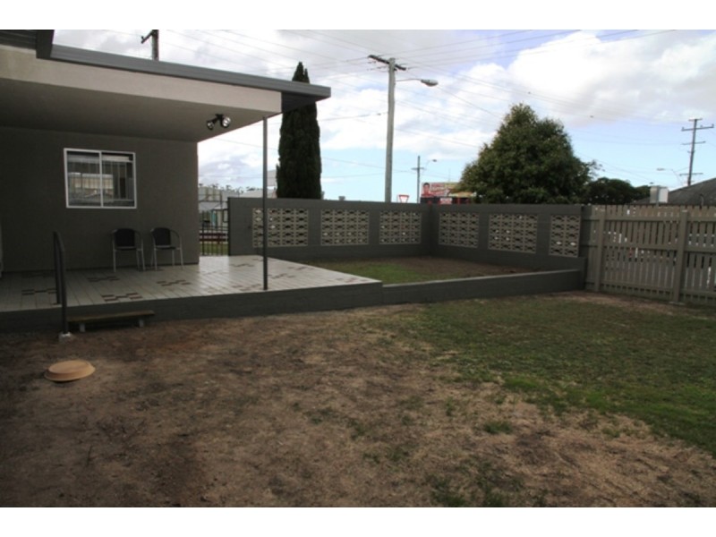 105 Anzac Avenue, Redcliffe QLD 4020