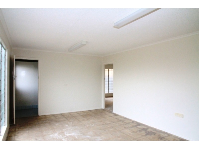 105 Anzac Avenue, Redcliffe QLD 4020