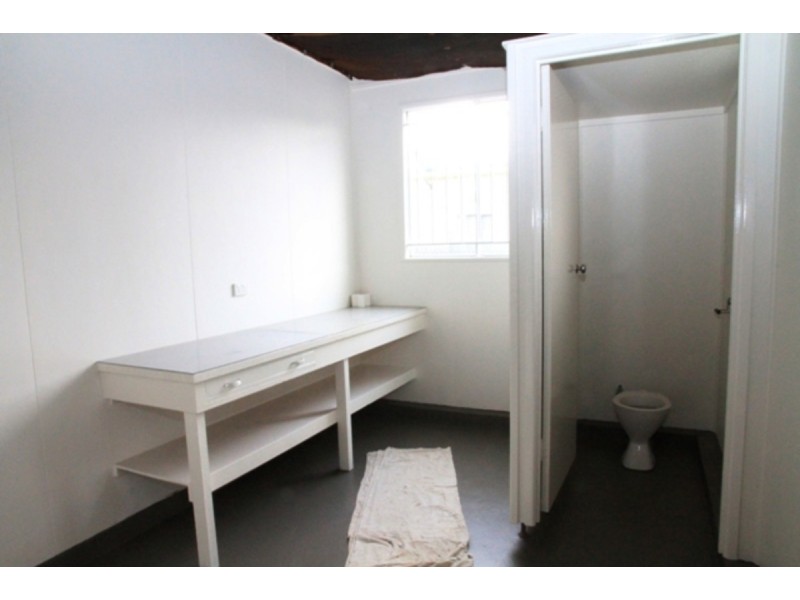 105 Anzac Avenue, Redcliffe QLD 4020