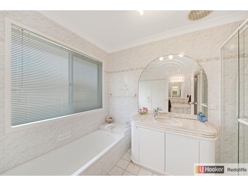 17 Constellation Court, Newport Waterways QLD 4020