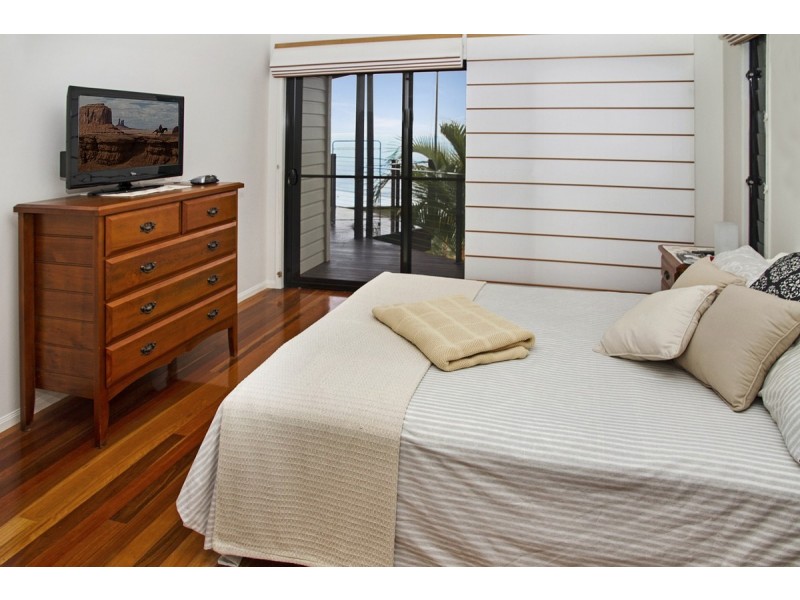 9 Cassidae Crescent, Tangalooma QLD 4025