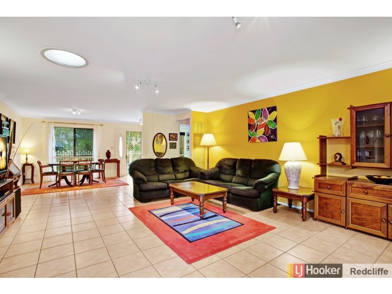 2B Amanda Street, Scarborough QLD 4020