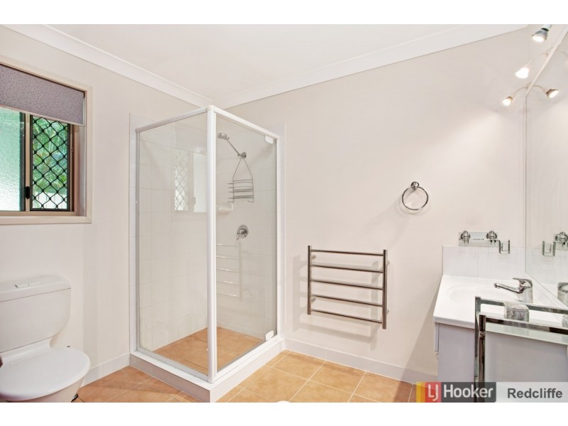 2B Amanda Street, Scarborough QLD 4020