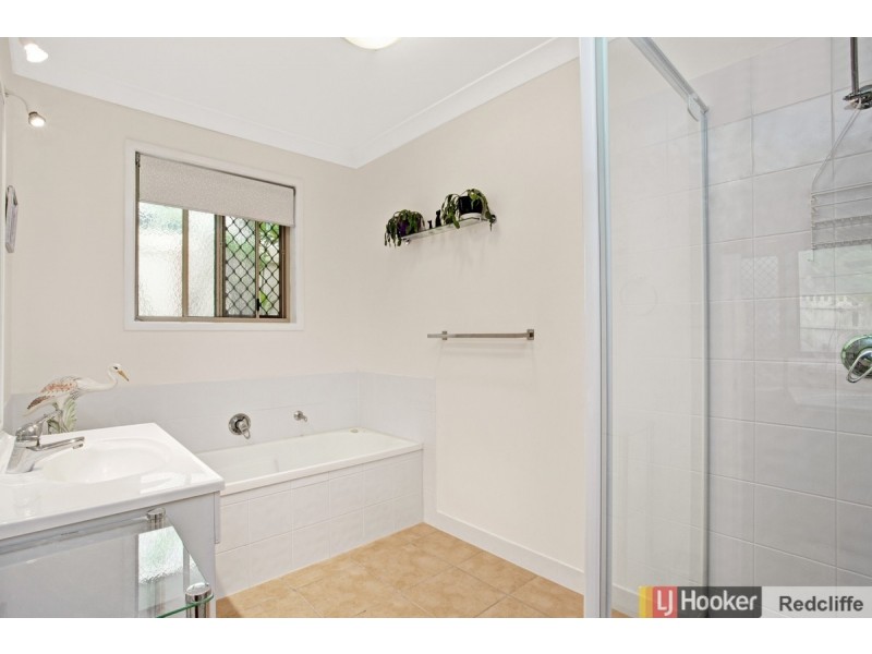 2B Amanda Street, Scarborough QLD 4020