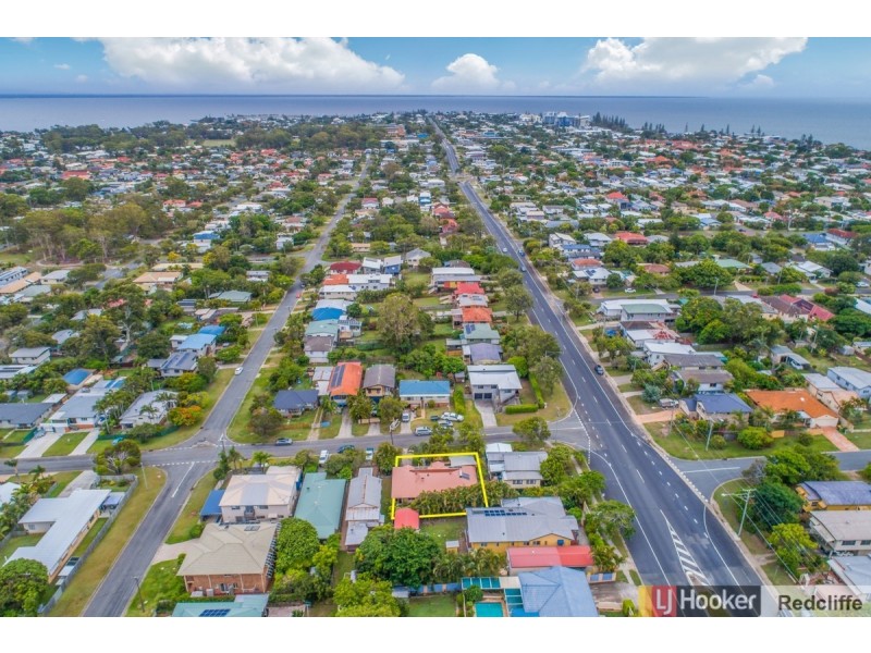 2B Amanda Street, Scarborough QLD 4020