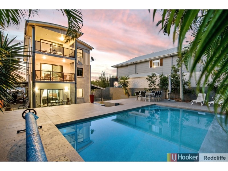 24 Fernlea Avenue, Scarborough QLD 4020