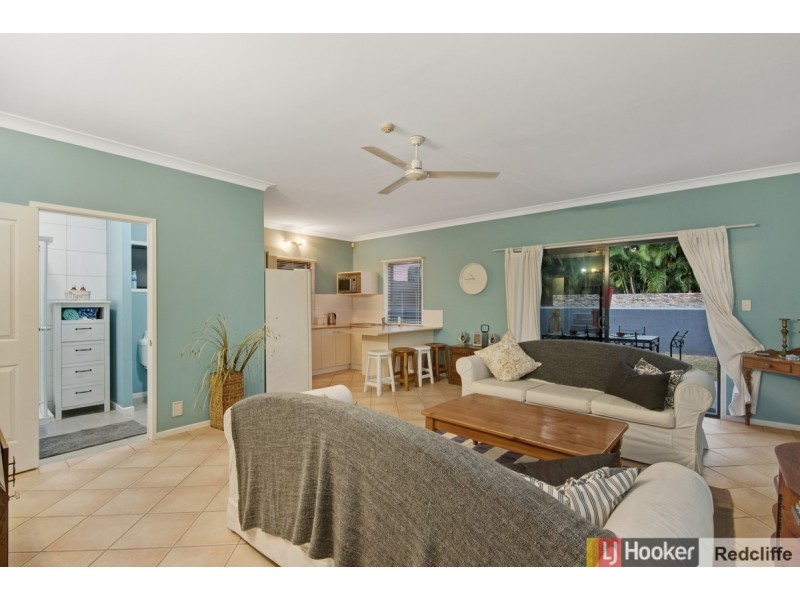 24 Fernlea Avenue, Scarborough QLD 4020