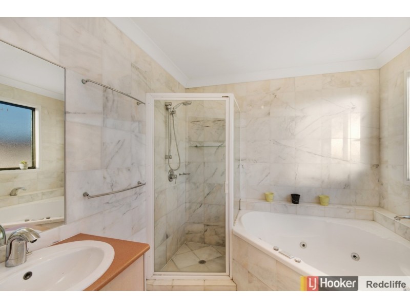 24 Fernlea Avenue, Scarborough QLD 4020