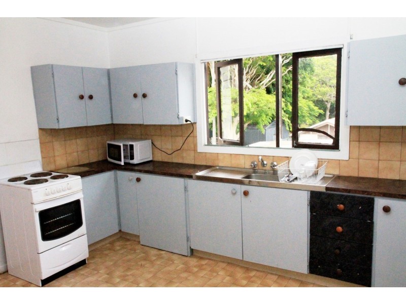 2/70-72 Hornibrook Esplanade, Clontarf QLD 4019