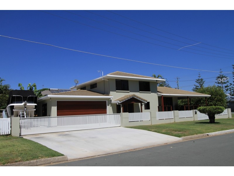 21 Fourth Avenue, Scarborough QLD 4020