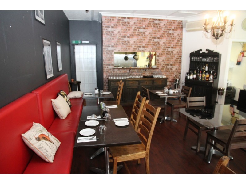 95 Prince Edward Parade, Scarborough QLD 4020