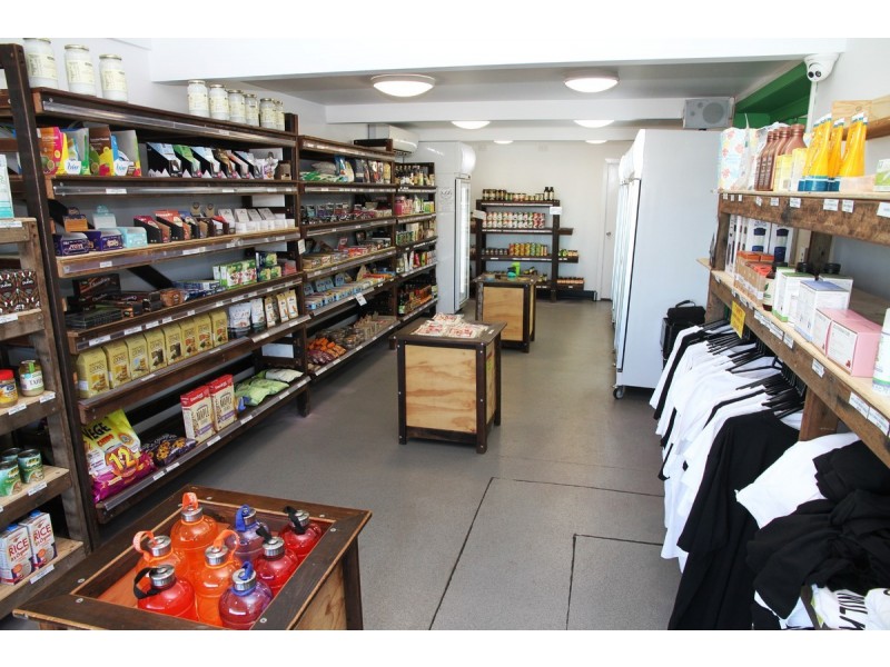 Shop 1/70-72 Hornibrook Esplanade, Clontarf QLD 4019