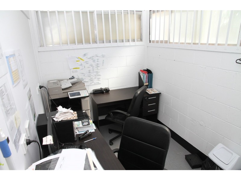 Shop 1/70-72 Hornibrook Esplanade, Clontarf QLD 4019