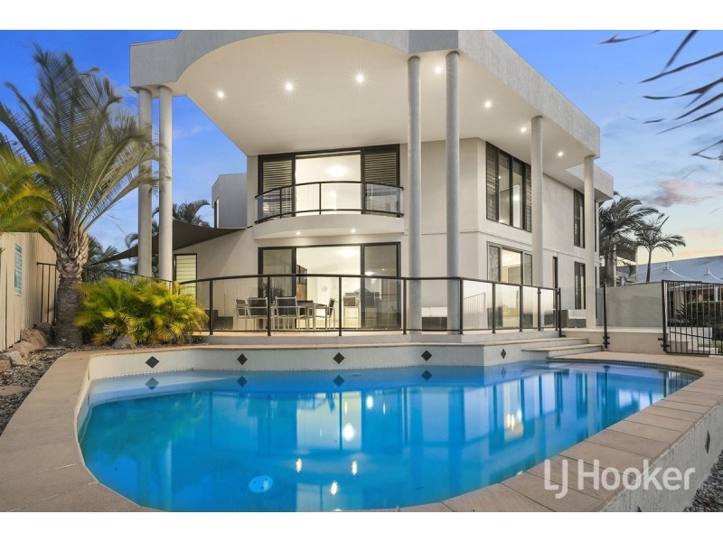 35 Constance Court, Newport QLD 4020