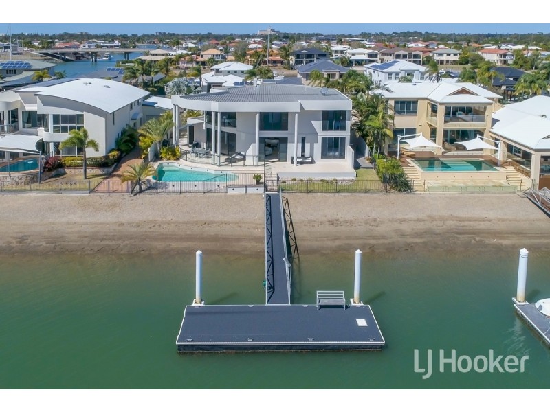 35 Constance Court, Newport QLD 4020