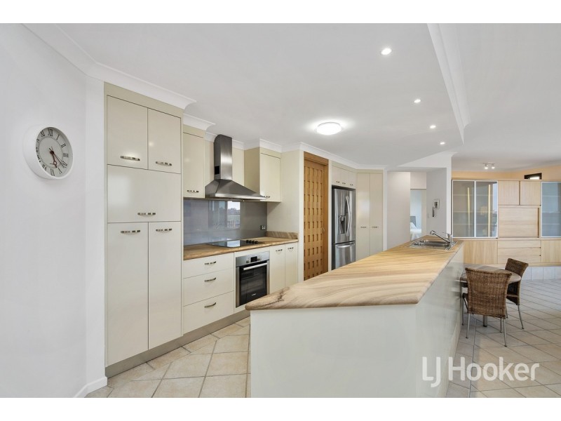 35 Constance Court, Newport QLD 4020