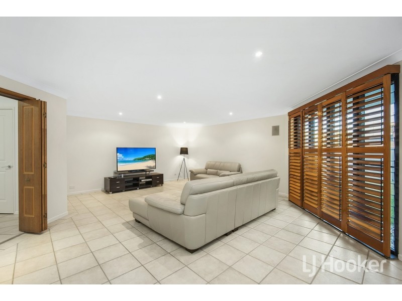 35 Constance Court, Newport QLD 4020