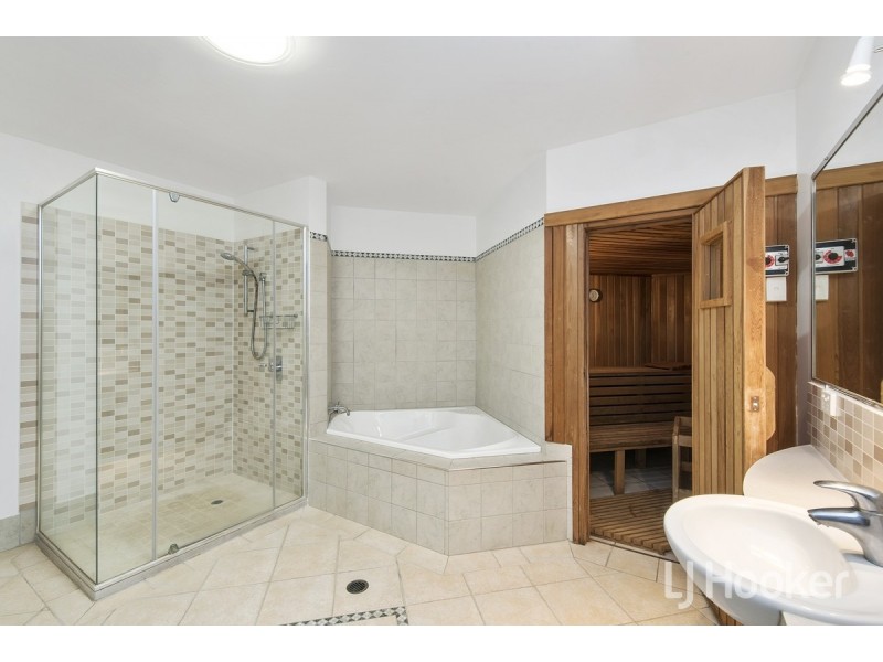 35 Constance Court, Newport QLD 4020