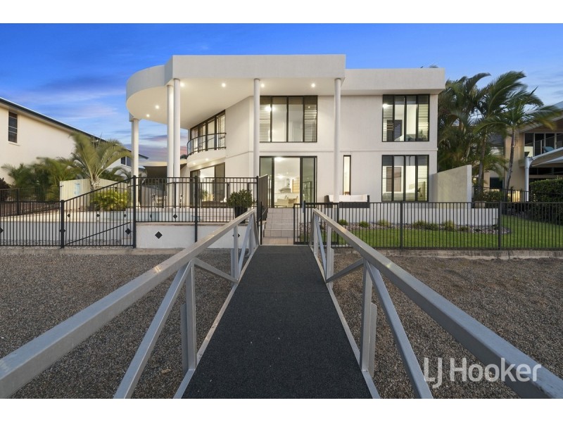 35 Constance Court, Newport QLD 4020