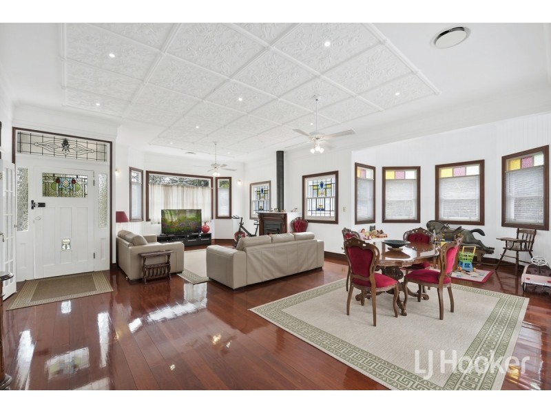 43 Coronation Avenue, Beachmere QLD 4510