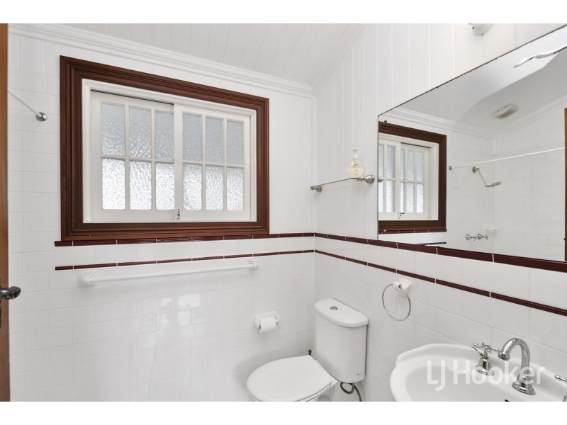 43 Coronation Avenue, Beachmere QLD 4510
