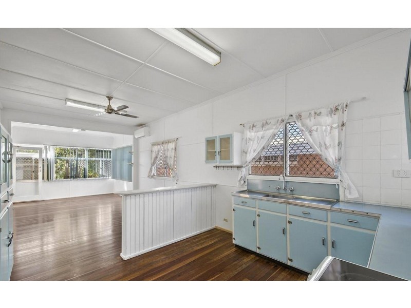 45 Campbell Street, Scarborough QLD 4020