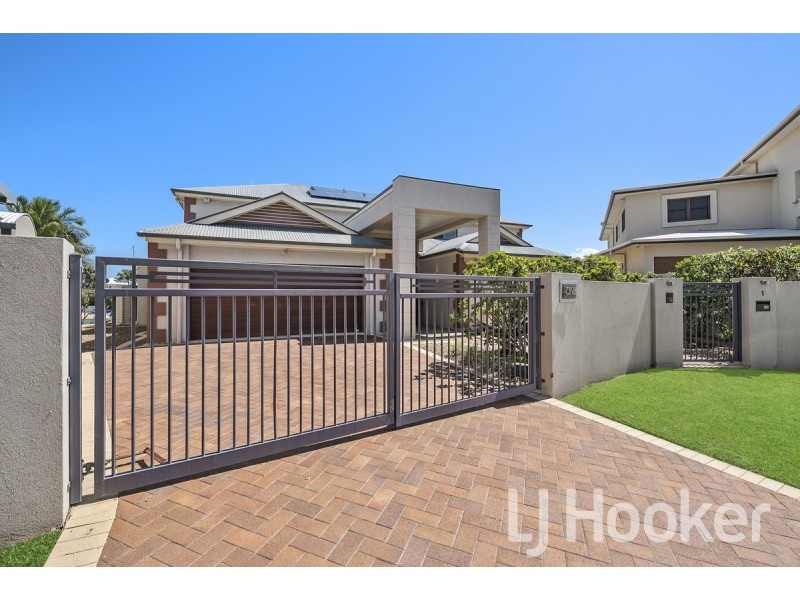 1 Wildfire Court, Newport QLD 4020