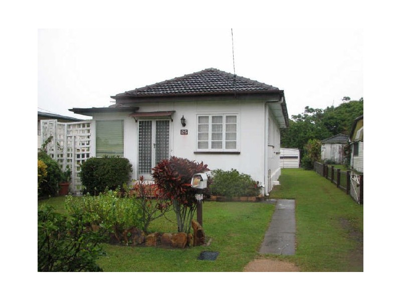 25 Blakeney Street, Woody Point QLD 4019